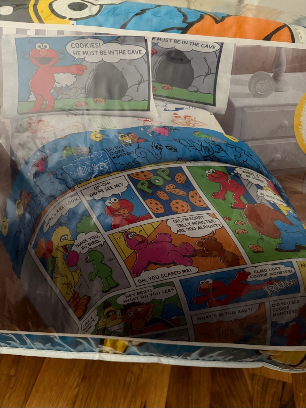 Sesame Street Colorful Twin Comforter Set - Brand New in Packaging - Picture 3 of 7